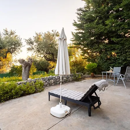 Ferienhaus The Secret Garden At Georgia Kalamata