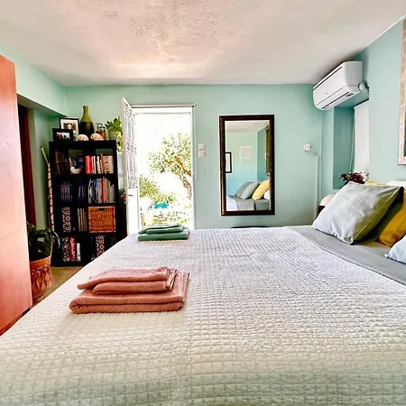 Holiday home The Secret Garden At Georgia *