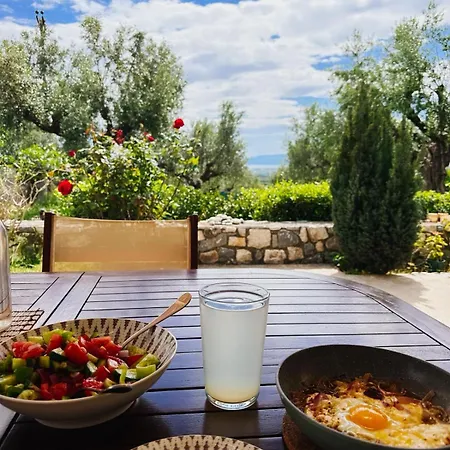 Casa vacanze The Secret Garden At Georgia Kalamata