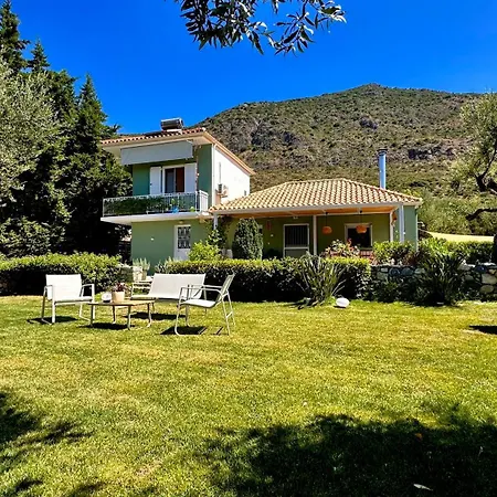 Villa Georgia - The Secret Garden - Kalamata *